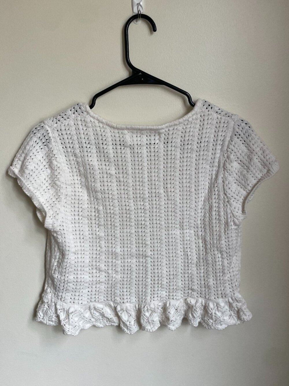 No Boundaries White Crochet Sweater Vest Cropped Cardgian Size L - Picture 2 of 4